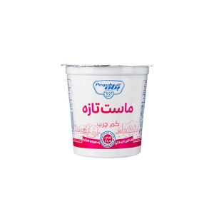 ماست غنی شده با ویتامین D3 کم چرب پگاه 700 گرم 1/4%
