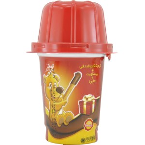 شانسی لیوانی فرمند با کرم کاکائو و بیسکویت